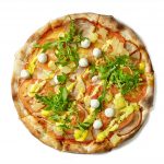 freshly-baked-pizza-S65SEGY-min.jpg